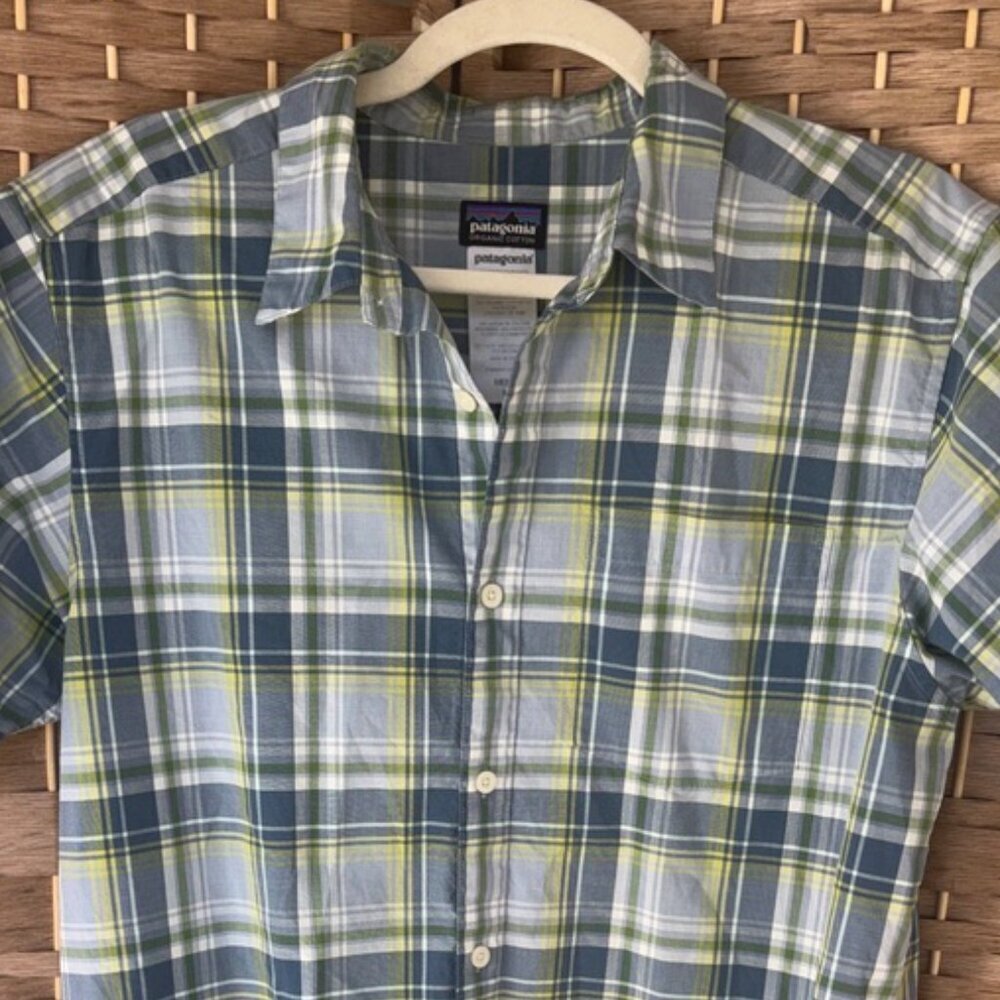 Men's Patagonia Organic Cotton Plaid Outdoor Short Sleeve Collar Button Shirt M